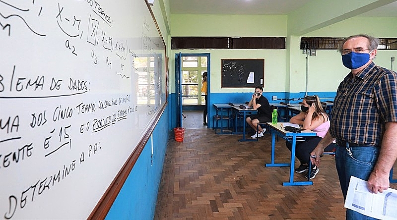 Entidades do Rio Grande do Sul sugerem retorno gradativo, híbrido e não obrigatório das aulas