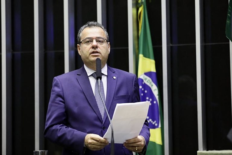 “Nenhum país desenvolvido faz isso”, diz Danilo Cabral sobre venda da Eletrobrás