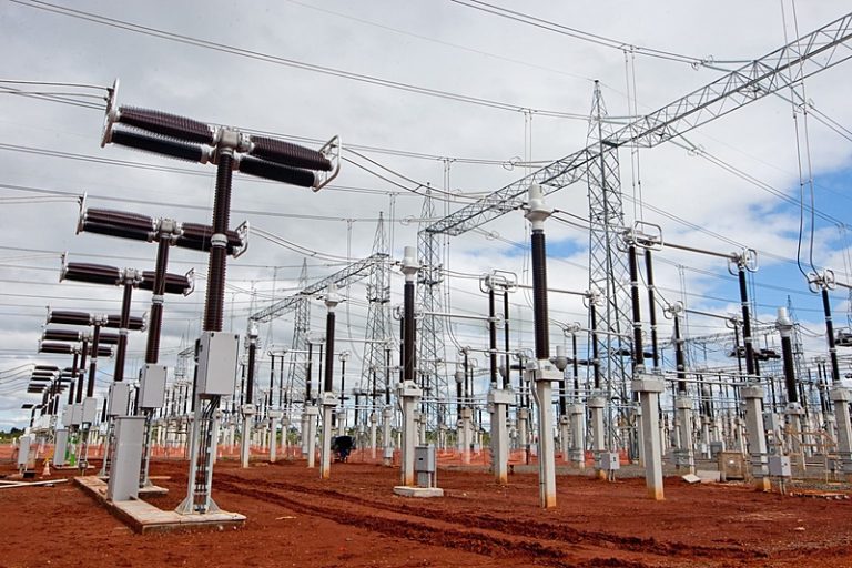 Contratos de energia impõem tarifas exorbitantes aos brasileiros