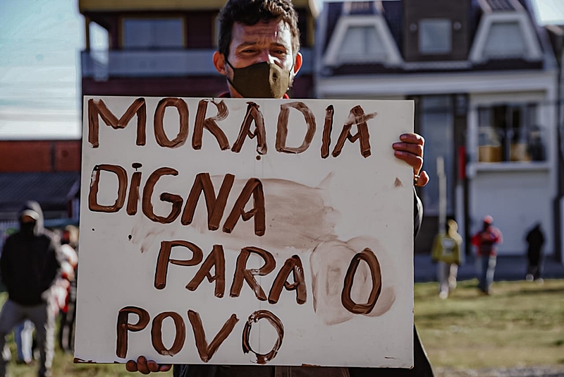 Moradores de ocupação protestam por direito à moradia