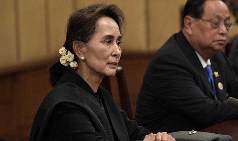Ex-presidenta do Mianmar comparece à Justiça pela primeira vez desde golpe