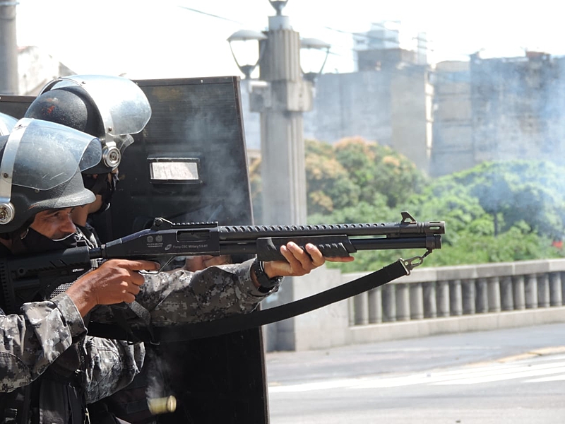 Abordagem aconteceu nas proximidades na Ponte Duarte Coelho, no Centro do Recife