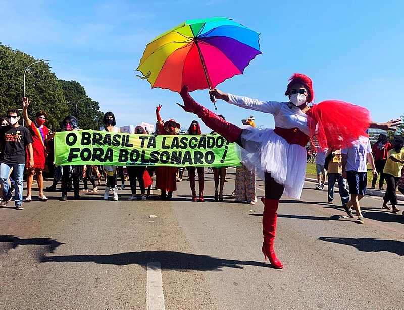 19J FORA BOLSONARO | Drag Sem Terra mobilizada em Brasília por Vacina no Braço, Comida no Prato e Fora Bolsonaro