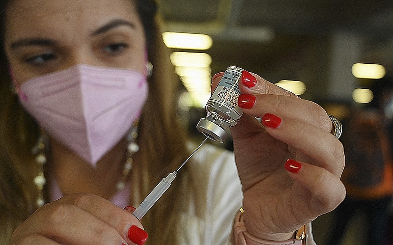 Vacina da Pfizer é a única aprovada pela Anvisa para uso em adolescentes