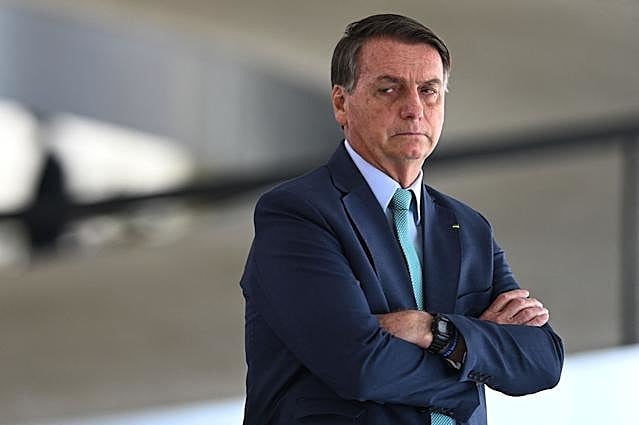Embates de Bolsonaro com Judiciário se fortaleceram em meio ao desgaste político do presidente, que enfrenta rejeição recorde no país