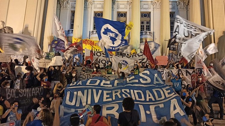 O colapso do orçamento da educação e a urgência de romper o ciclo da austeridade