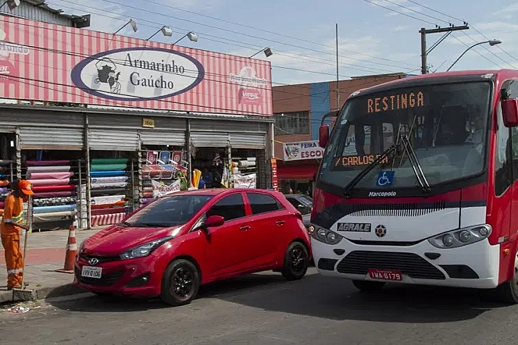 Por que Restinga e Lomba do Pinheiro são os bairros de Porto Alegre com menos vacinados?