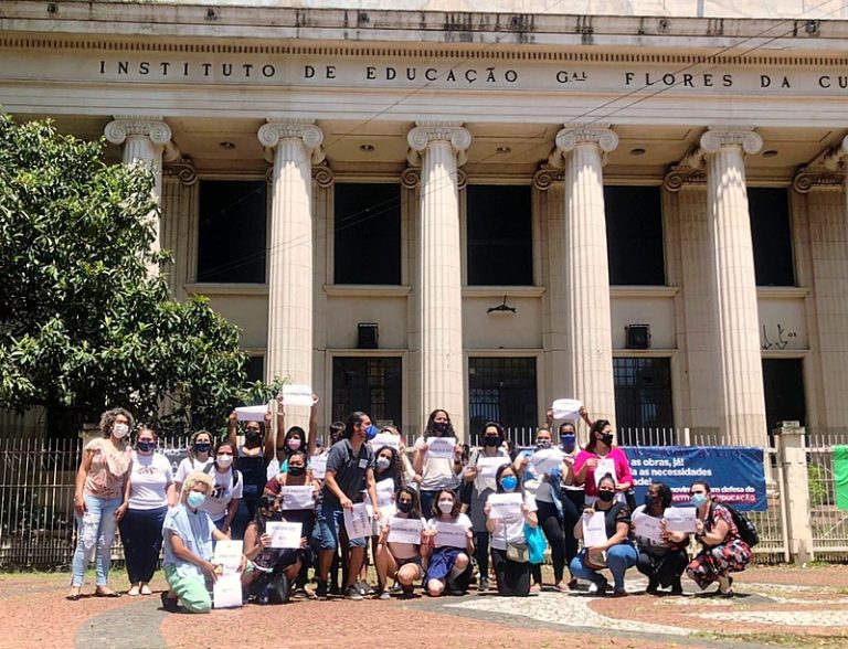 Movimento em defesa do Instituto de Educação (RS) cobra fim da reforma e retorno dos alunos