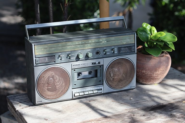 Feminismo nas ondas do rádio: a comunicação popular e feminista das mulheres em movimento