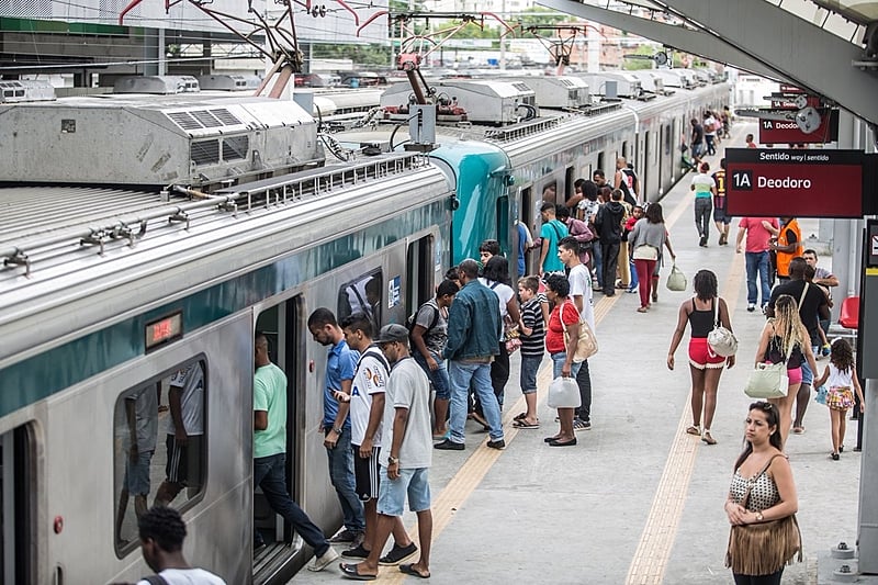 Supervia trem