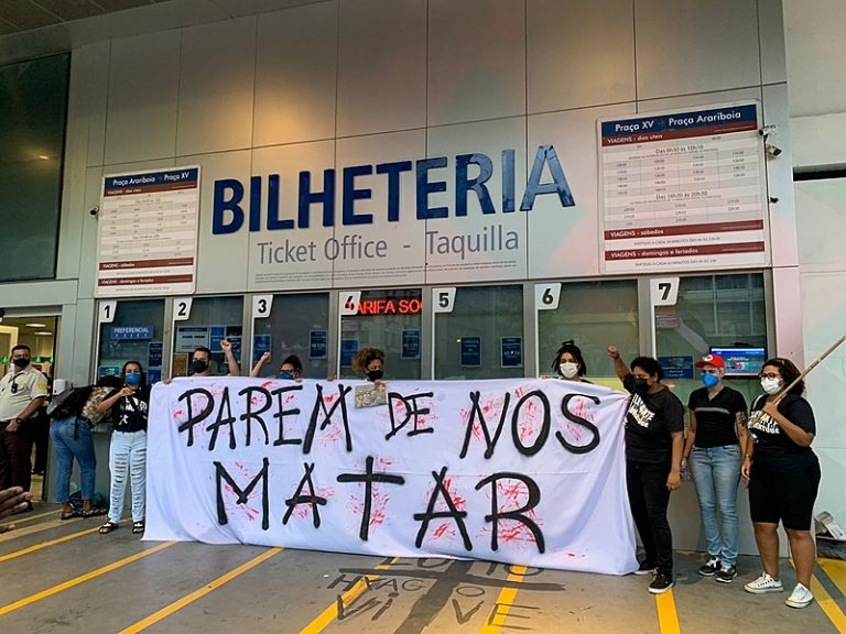 Protesto pede justiça para Hiago Bastos, vendedor de balas morto por PM no Rio