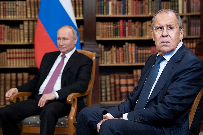 O ministro das Relações Exteriores da Rússia, Serguei Lavrov, e o presidente da Rússia, Vladimir Putin, em Genebra, 16 de junho de 2021