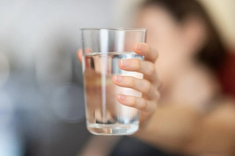 Água da torneira foi contaminada com produtos químicos e radioativos em 763 cidades
