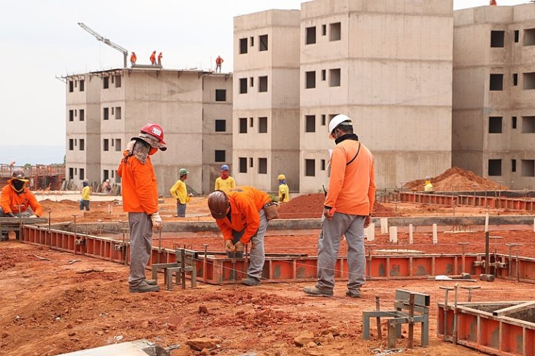 Desemprego cai em 18 estados brasileiros no 2º trimestre de 2025, aponta IBGE