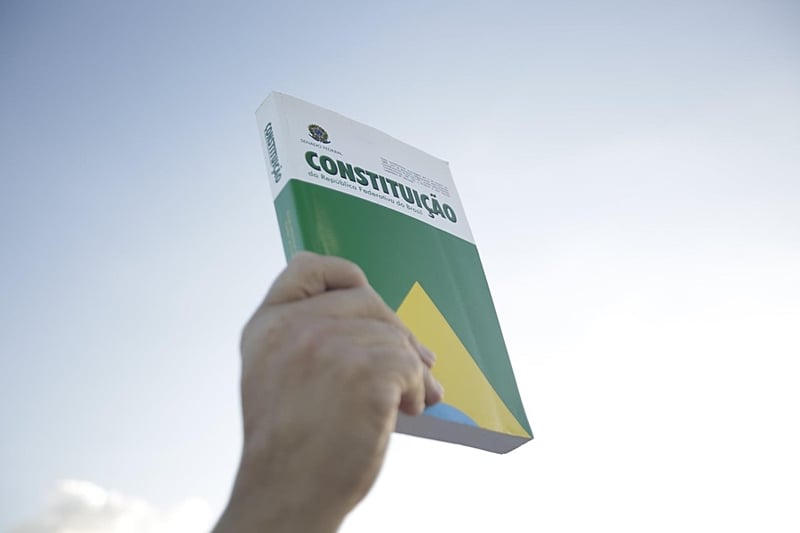 Estado Democrático de Direito está previsto na Constituição