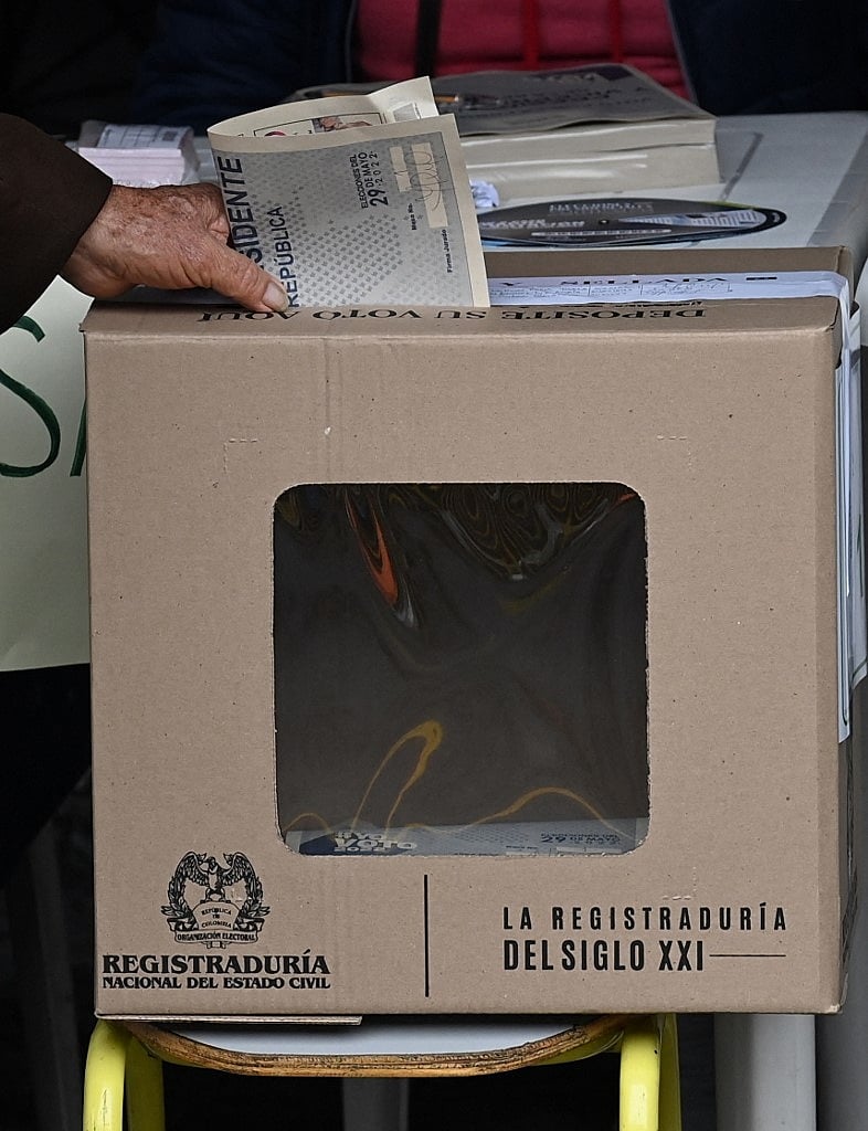 Colômbia vai às urnas para eleger novo presidente
