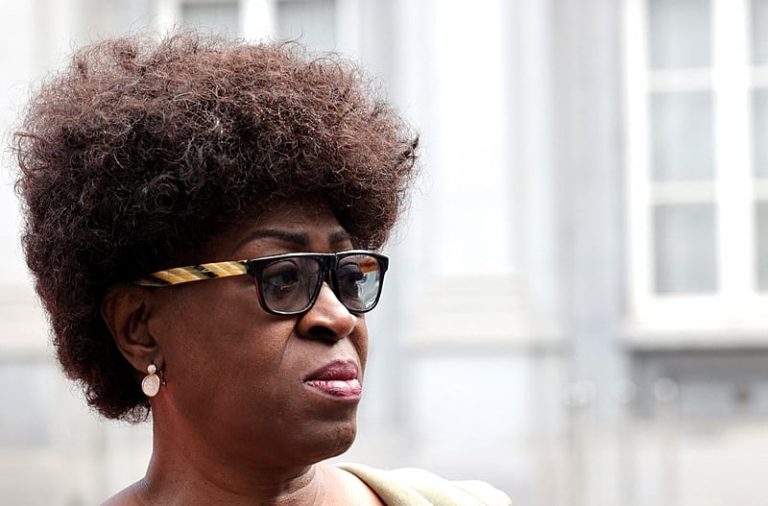Bélgica devolve restos mortais de líder fundador do Congo