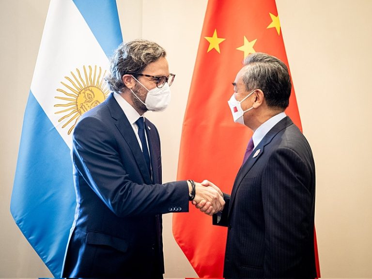 China manifesta respaldo para entrada da Argentina no grupo Brics