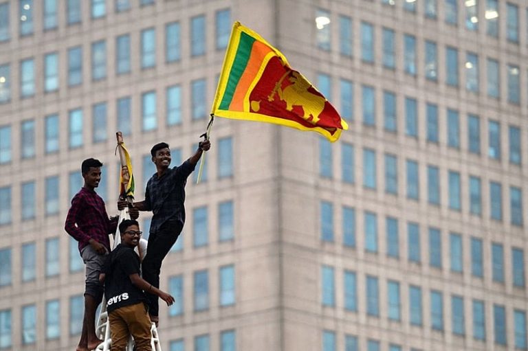 O povo do Sri Lanka busca um mundo no qual possa encontrar juntos o riso