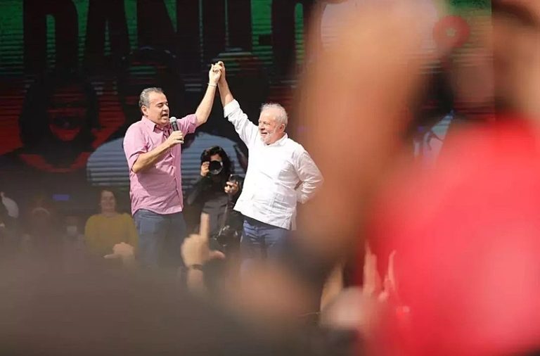 Lula declara apoio a Danilo Cabral e fortalece aliança com PSB durante ato em Garanhuns