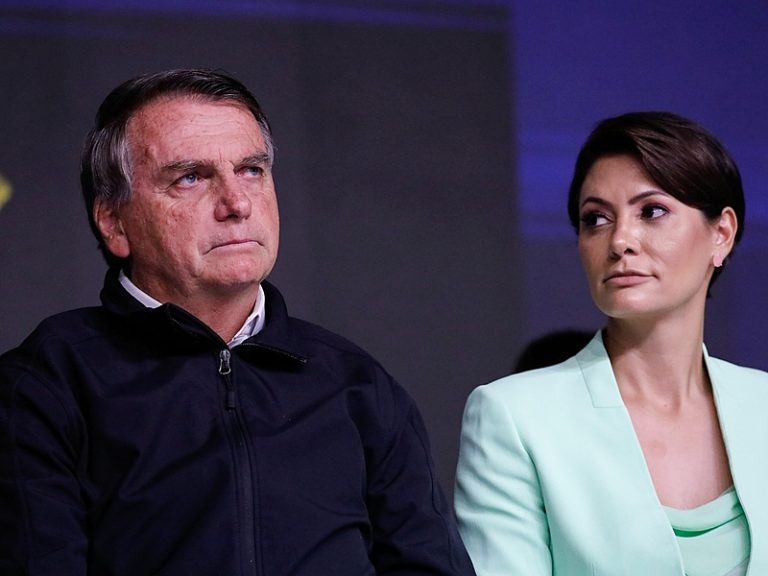‘Estou rindo’, diz Michelle sobre caso das joias que governo Bolsonaro quis trazer ilegalmente