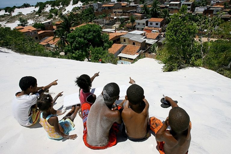 Em Salvador, Lagoa do Abaeté pede socorro