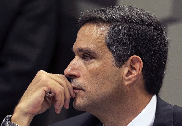 Campos Neto deixa BC com Selic em alta; indicado por Lula, Galípolo deve manter tendência
