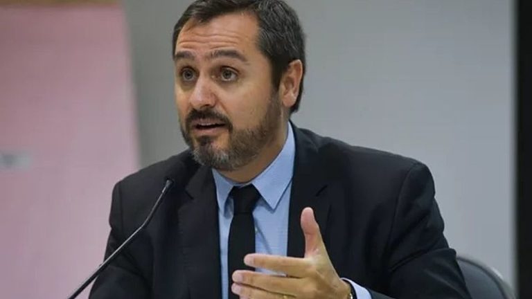 Dino indica Andrei Rodrigues para diretor da PF e fala em “volta da legalidade e da autoridade”