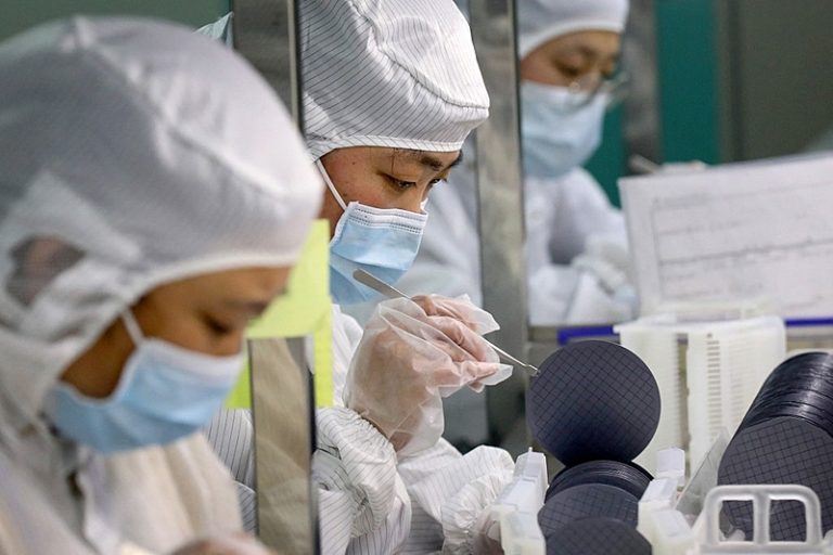 Mais controles dos EUA sobre o setor de chips da China