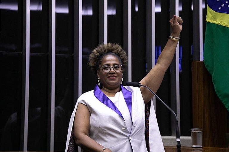 Reginete Bispo: “A gente começa viver um outro ciclo histórico no nosso país”