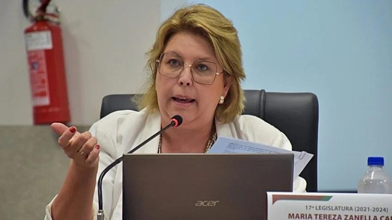 ‘A violência política tem gênero’, diz vereadora cassada em SC por denunciar saudação nazista