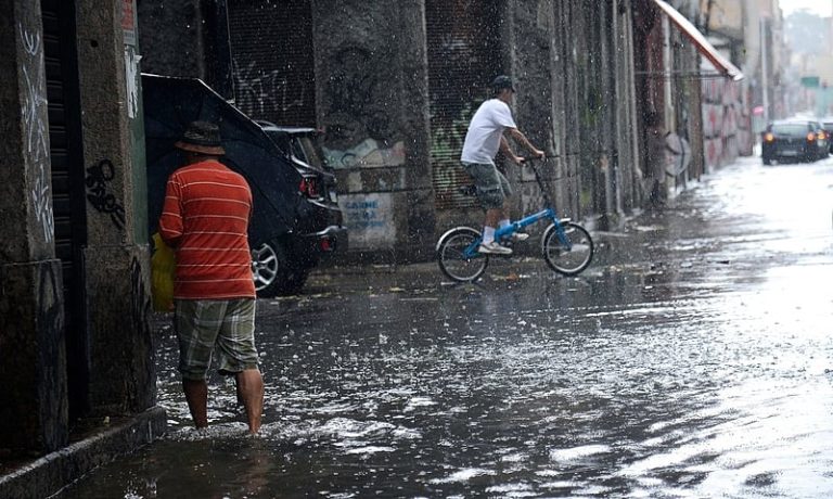 'Mudança climática é fábrica de gerar pobreza', diz secretário do Observatório do Clima