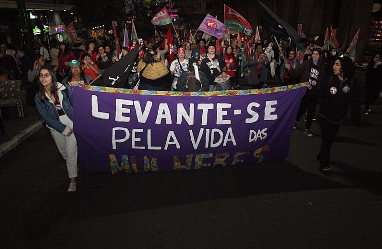 Educação machista, estereótipos e raiva estão na base da violência contra a mulher