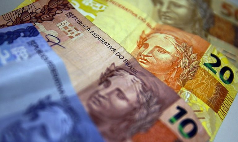 Mulheres em luta: taxar os super-ricos e combater a fome no Brasil 
