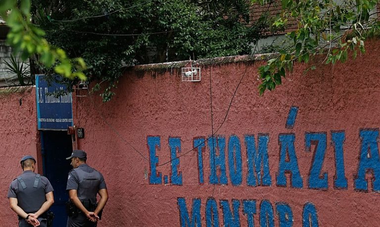 Sindicato traz estudo sobre violência nas escolas e rechaça polícia em locais de ensino