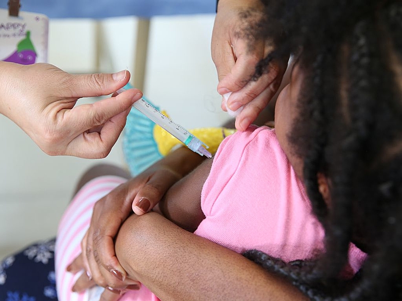 Vacinação contra a gripe já está disponível para crianças a partir de seis meses até 11 anos de idade