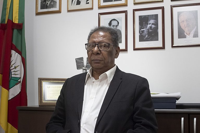 ‘O negro brasileiro ainda não alcançou a sua segunda abolição’, afirma Antônio Carlos Cortês