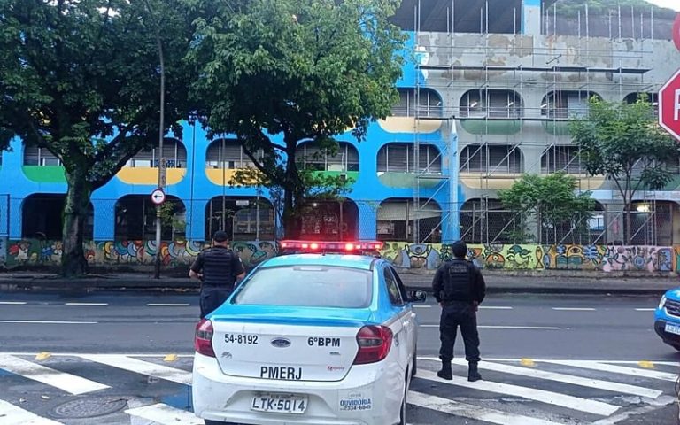 Ataques nas escolas: pesquisadores criticam treinamento de professores por PMs no Rio