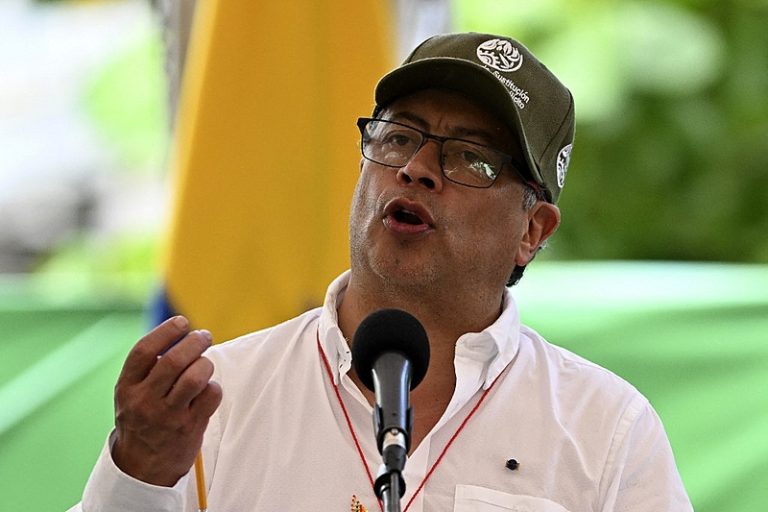 Presidente da Colômbia pede investigação para identificar corpos de possíveis vítimas de ataque