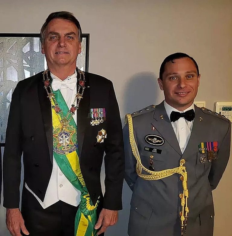 ‘Mauro Cid é um verdadeiro homem bomba’, diz jornalista Altamiro Borges