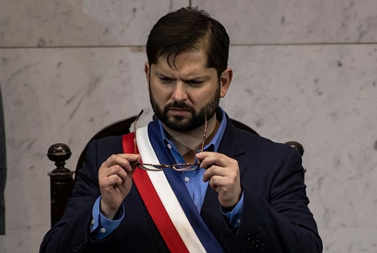 Gabriel Boric e Pepe Mujica 'legitimam discurso da direita' sobre eleições na Venezuela
