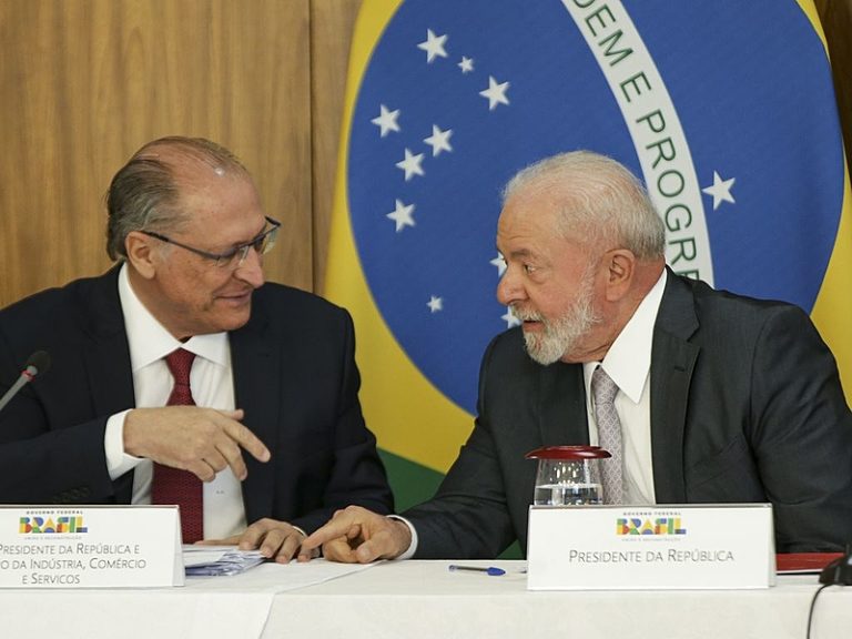 Lula e Alckmin se reúnem para ajustes finais do plano de contingência contra tarifaço de Trump