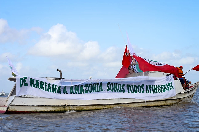 Barqueata do Movimento dos Atingidos por Barragens (MAB), em Belém (PA), denuncia impactos da mineração nos territórios