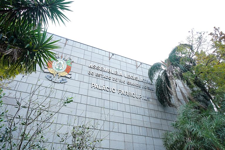 Seminários regionais, protagonismo e desinformações