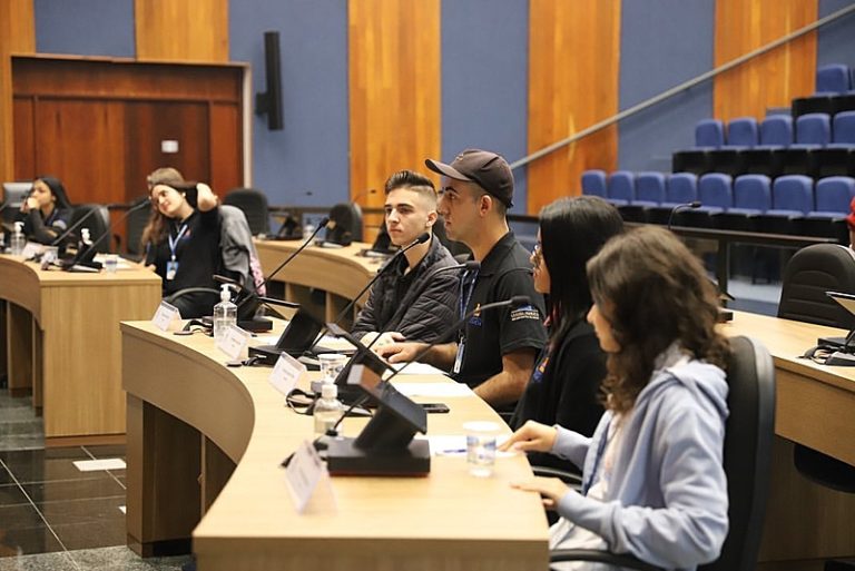Combate à violência nas escolas é tema de projetos de lei propostos no Paraná  