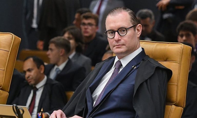 Postura conservadora de Zanin no STF gera críticas, mas nem todo mundo está surpreso