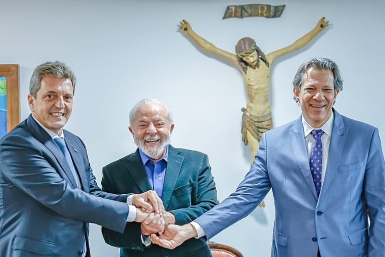 Acordo de US$ 600 mi vai estimular exportação de alimentos e peças automotivas para Argentina