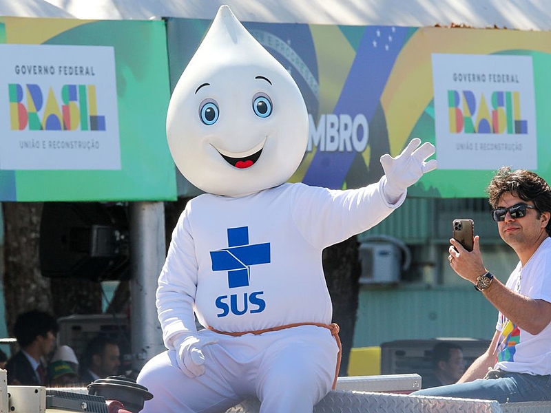 A participação de Zé Gotinha, mascote da campanha de imunização do Sistema Único de Saúde (SUS), chamou a atenção do público no desfile de 7 de Setembro em Brasília (DF)