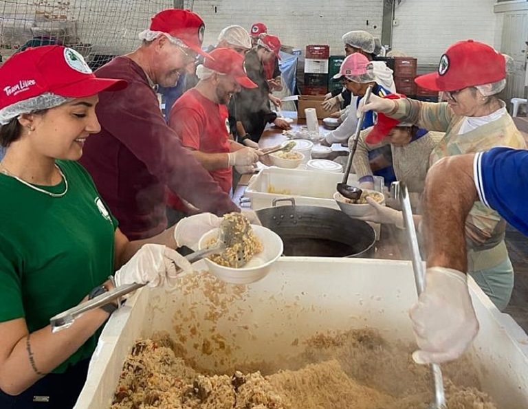 Cozinhas solidárias de Porto Alegre terão apoio da Conab e do GHC