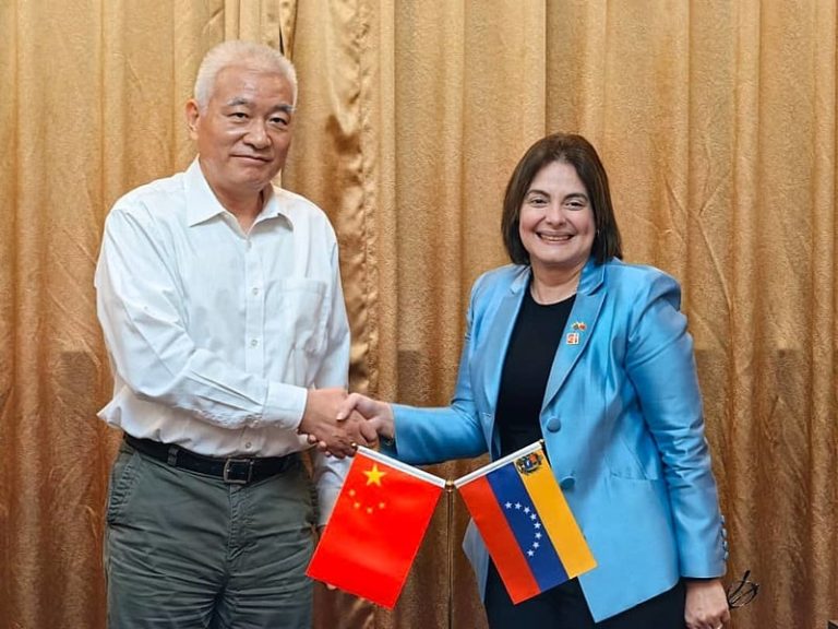 Visita à China é parte da agenda de cooperação para superar sanções, diz ministra venezuelana